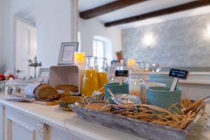 Kde zažijete snídani při svíčkách...